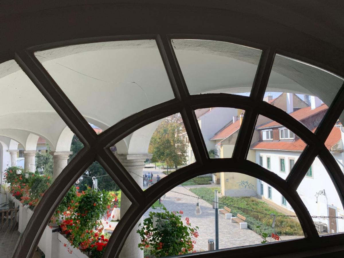 Forst-Haz Apartman Eger Eksteriør bilde